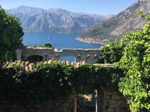 Upper Stoliv , KOtor buy , hiking